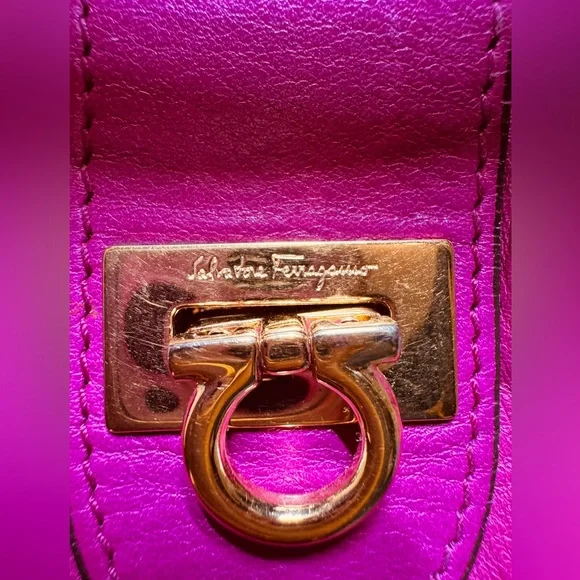 Salvatore Ferragamo Fuchsia Pink Leather Shoulder Bag Excellent Condition - Picture 4 of 9